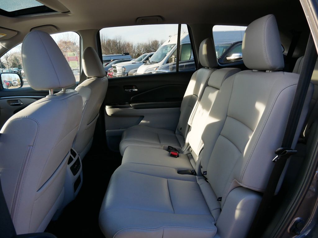 Thumbnail: 2018 Honda Pilot - 12