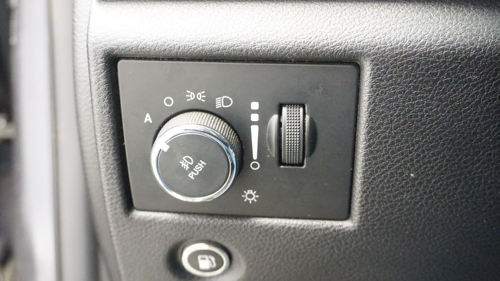 Thumbnail: 2017 Jeep Grand Cherokee - 30