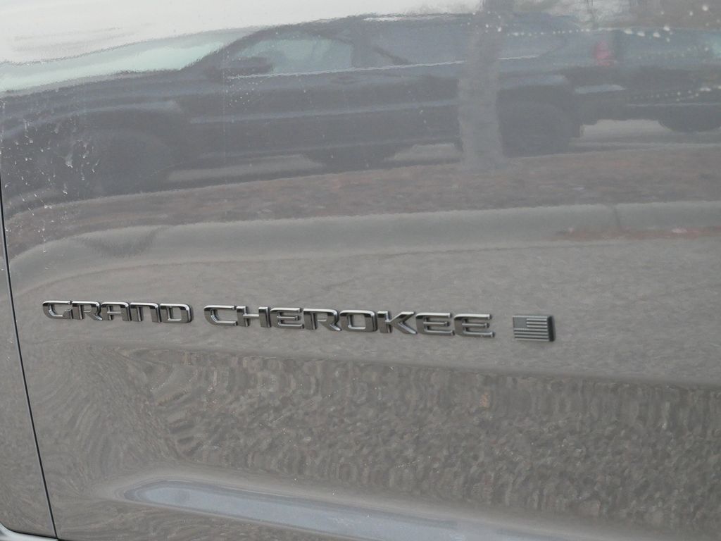 Thumbnail: 2025 Jeep Grand Cherokee L - 17