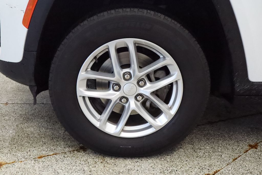 Thumbnail: 2024 Jeep Grand Cherokee - 15