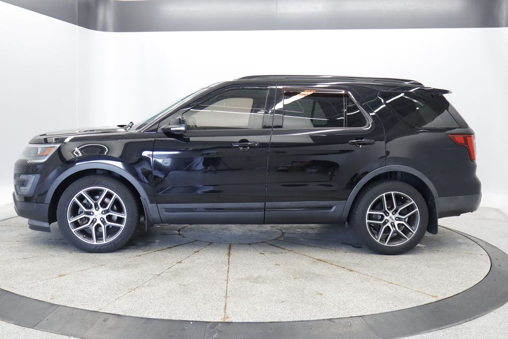 Thumbnail: 2016 Ford Explorer - 2
