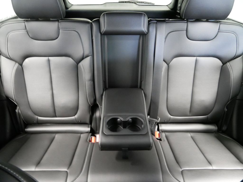 Thumbnail: 2025 Jeep Grand Cherokee - 21