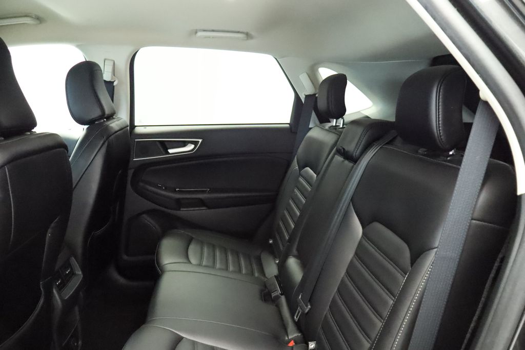 Thumbnail: 2020 Ford Edge - 21