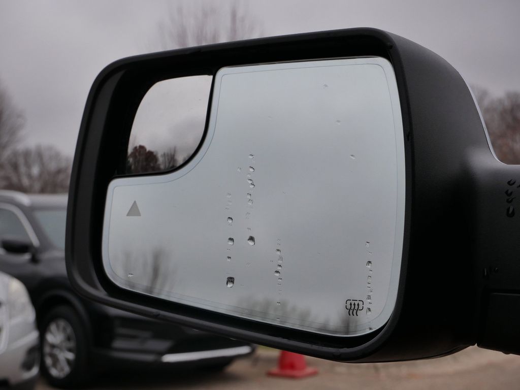 Thumbnail: 2025 RAM 1500 - 23