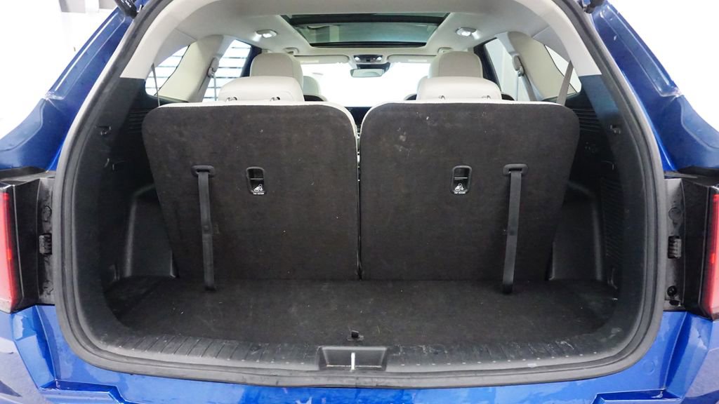 Thumbnail: 2023 Kia Sorento - 18