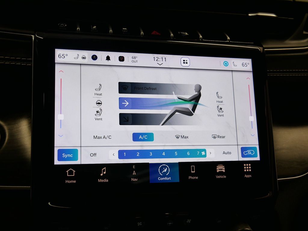 Thumbnail: 2022 Jeep Grand Cherokee - 32