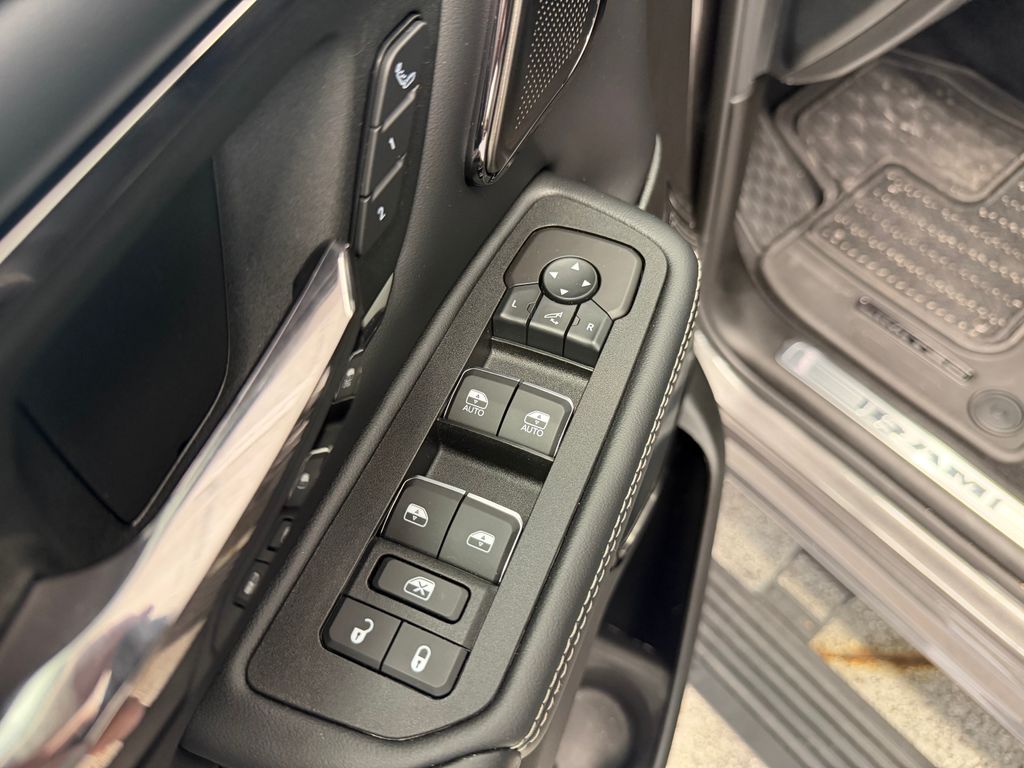 Thumbnail: 2026 RAM 1500 - 28