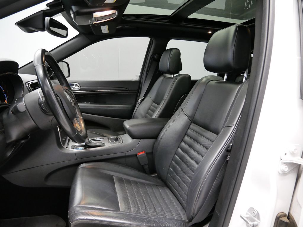 Thumbnail: 2020 Jeep Grand Cherokee - 23