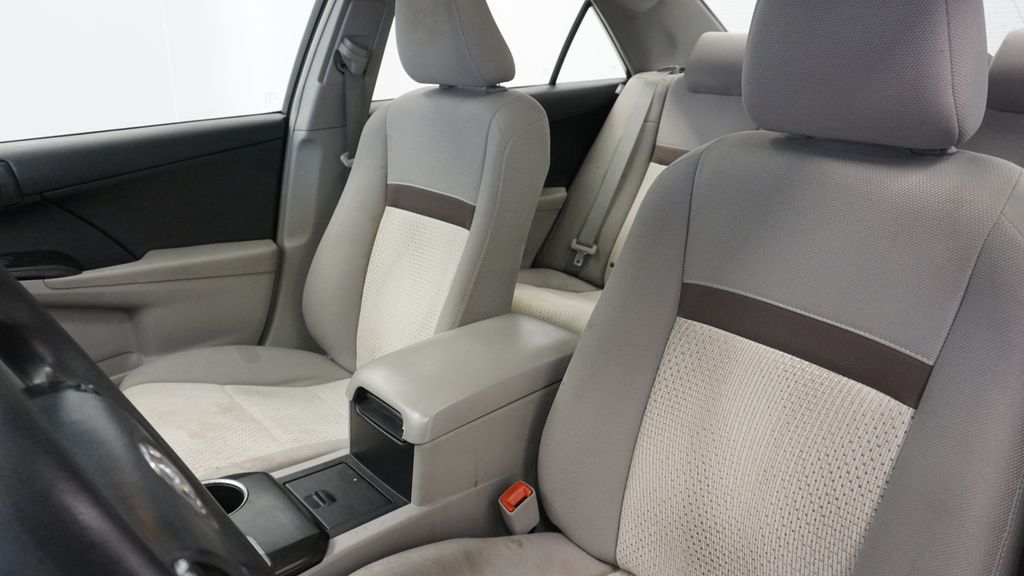 Thumbnail: 2013 Toyota Camry - 28