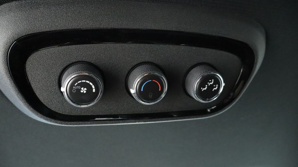 Thumbnail: 2022 Dodge Durango - 28