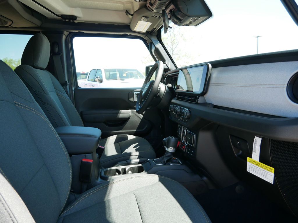 Thumbnail: 2025 Jeep Wrangler - 22