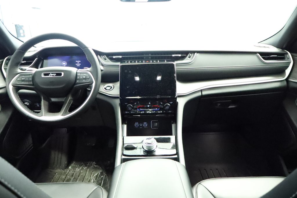 Thumbnail: 2025 Jeep Grand Cherokee - 26