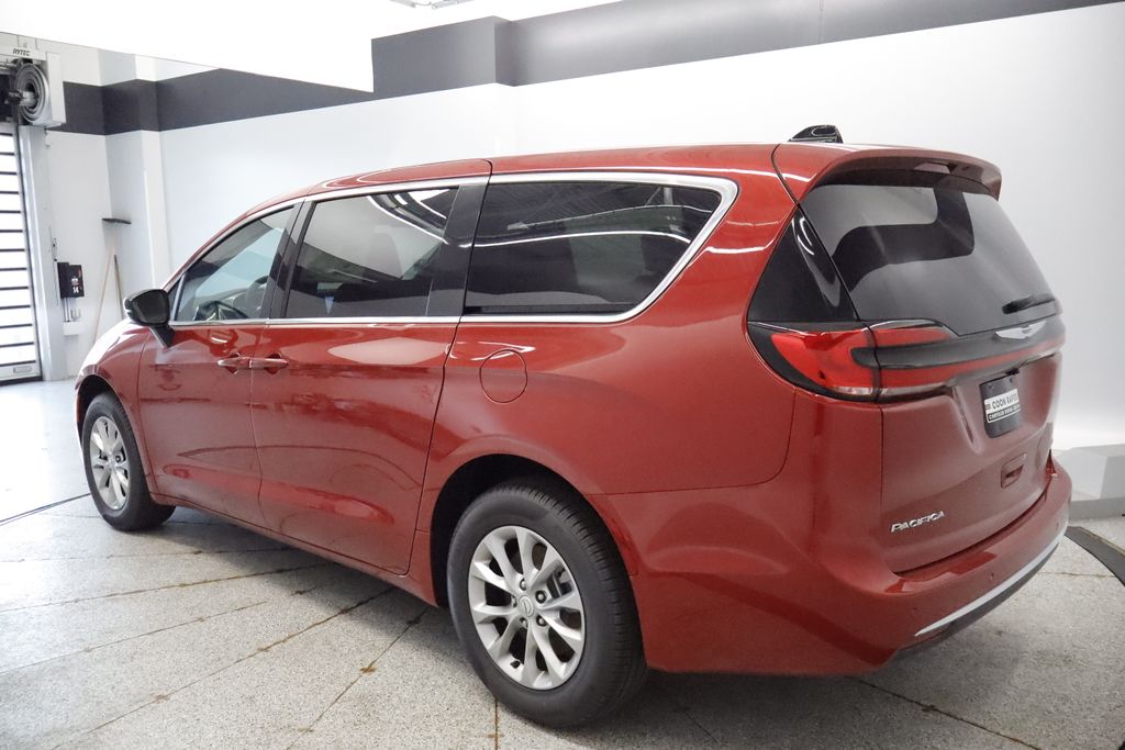 Thumbnail: 2026 Chrysler Pacifica - 20