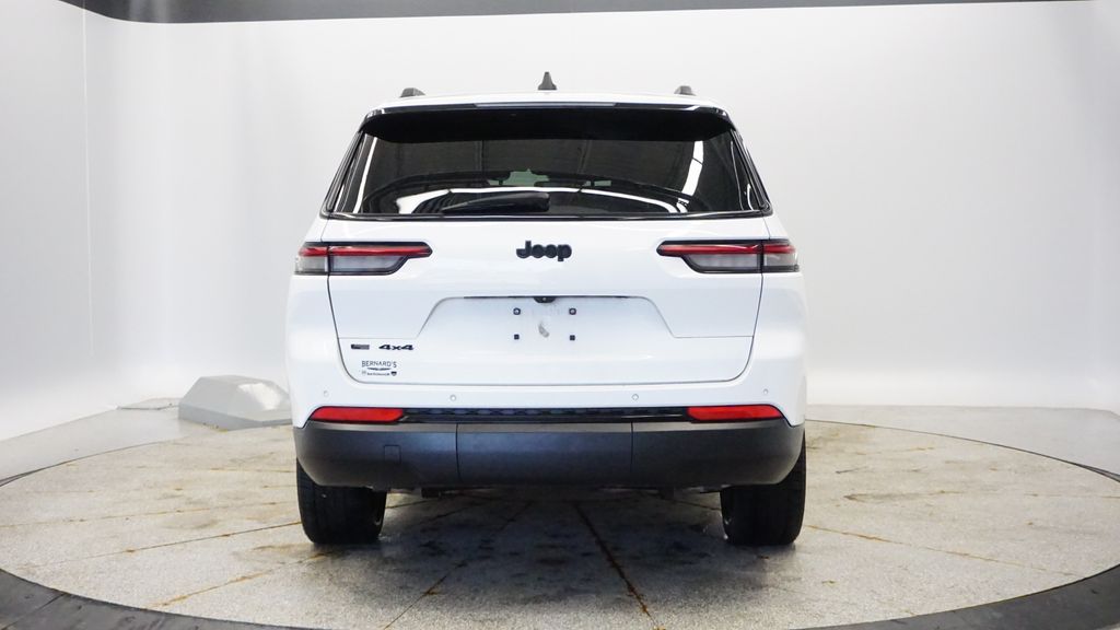 Thumbnail: 2022 Jeep Grand Cherokee L - 4