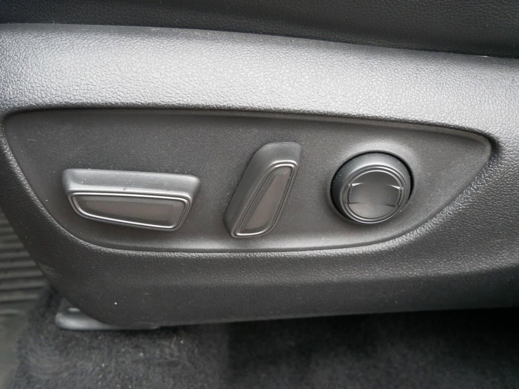 Thumbnail: 2021 Toyota Highlander - 37