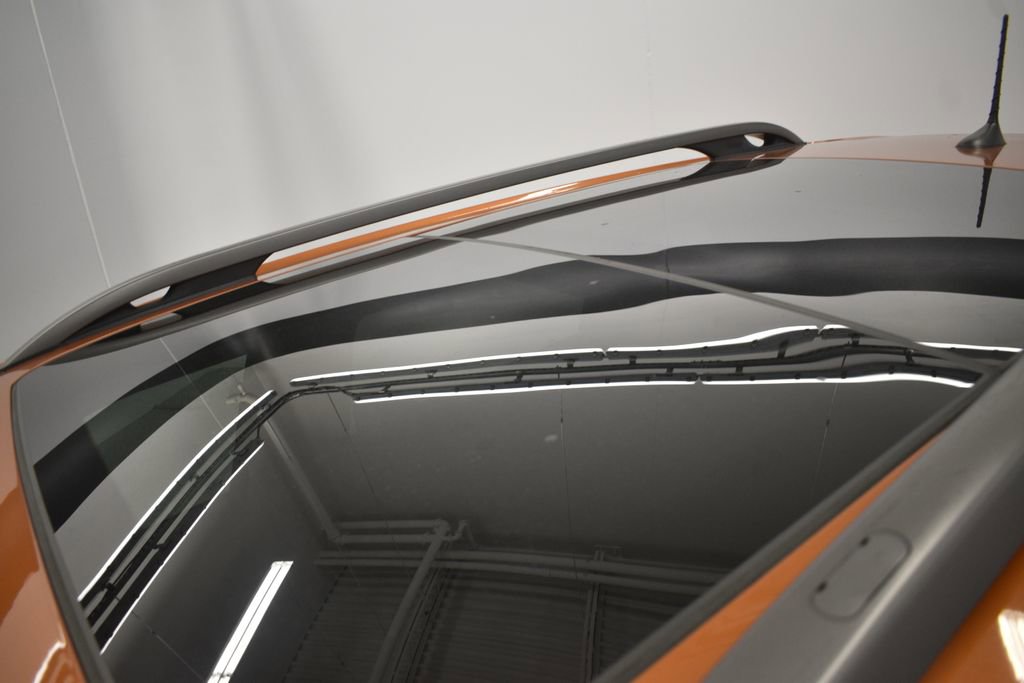 Thumbnail: 2016 Jeep Cherokee - 49