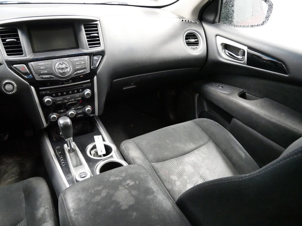 Thumbnail: 2015 Nissan Pathfinder - 24