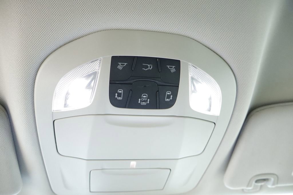 Thumbnail: 2023 Chrysler Pacifica - 34