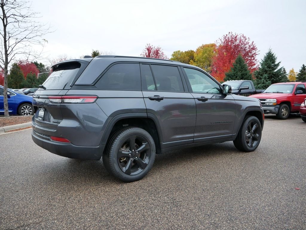 Thumbnail: 2024 Jeep Grand Cherokee - 6