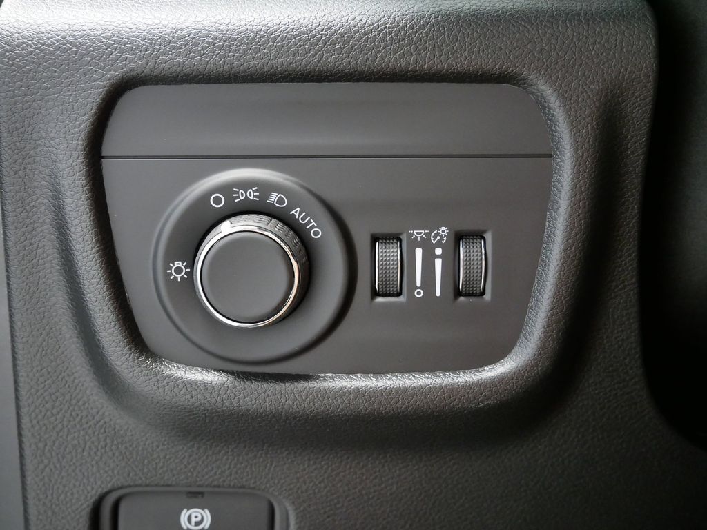 Thumbnail: 2025 Jeep Grand Cherokee - 23