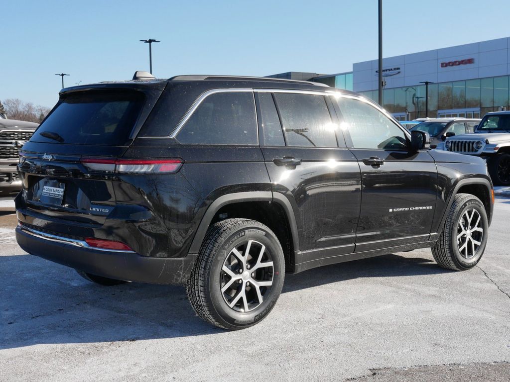 Thumbnail: 2025 Jeep Grand Cherokee - 10