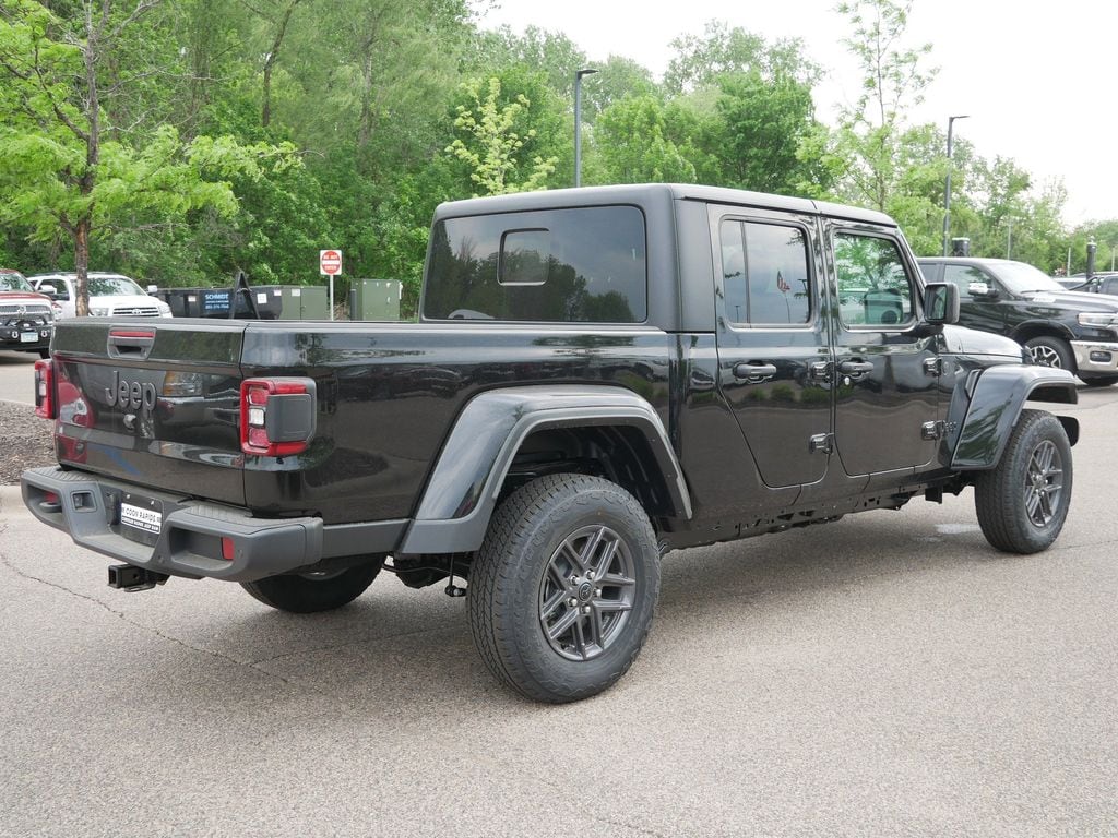 Thumbnail: 2025 Jeep Gladiator - 9