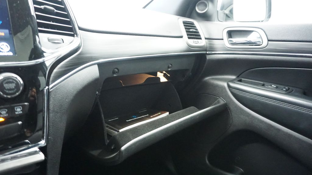 Thumbnail: 2021 Jeep Grand Cherokee - 37