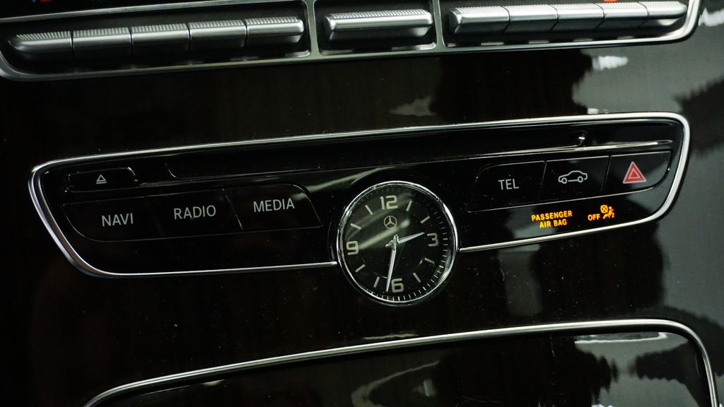 Thumbnail: 2018 Mercedes-Benz C-Class - 26