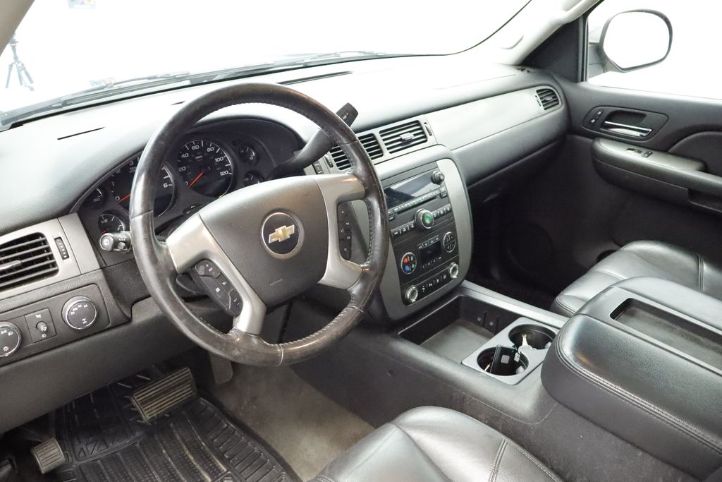 Thumbnail: 2008 Chevrolet Tahoe - 19