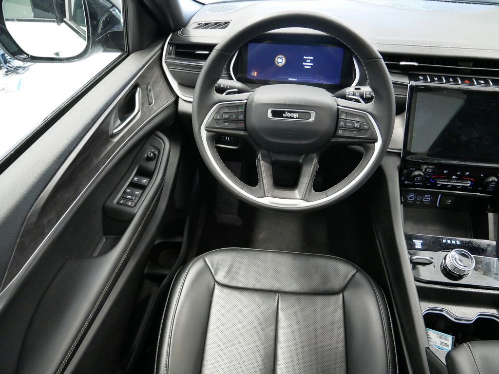 Thumbnail: 2024 Jeep Grand Cherokee L - 25