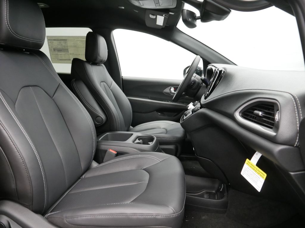 2025 Chrysler Pacifica Hybrid Select 23