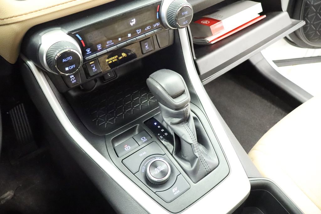 Thumbnail: 2022 Toyota RAV4 - 38