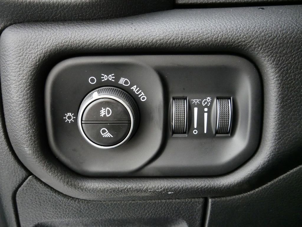 Thumbnail: 2025 RAM 1500 - 38