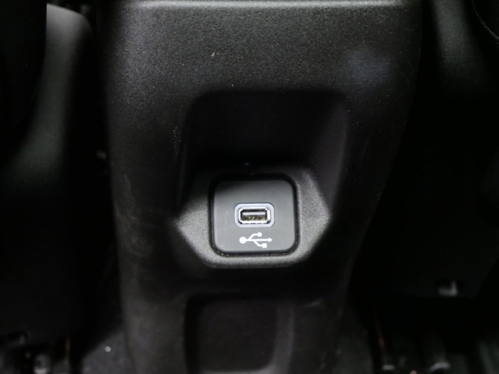 Thumbnail: 2023 Jeep Renegade - 15