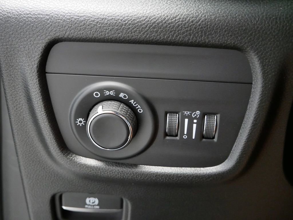 Thumbnail: 2025 Jeep Grand Cherokee - 25