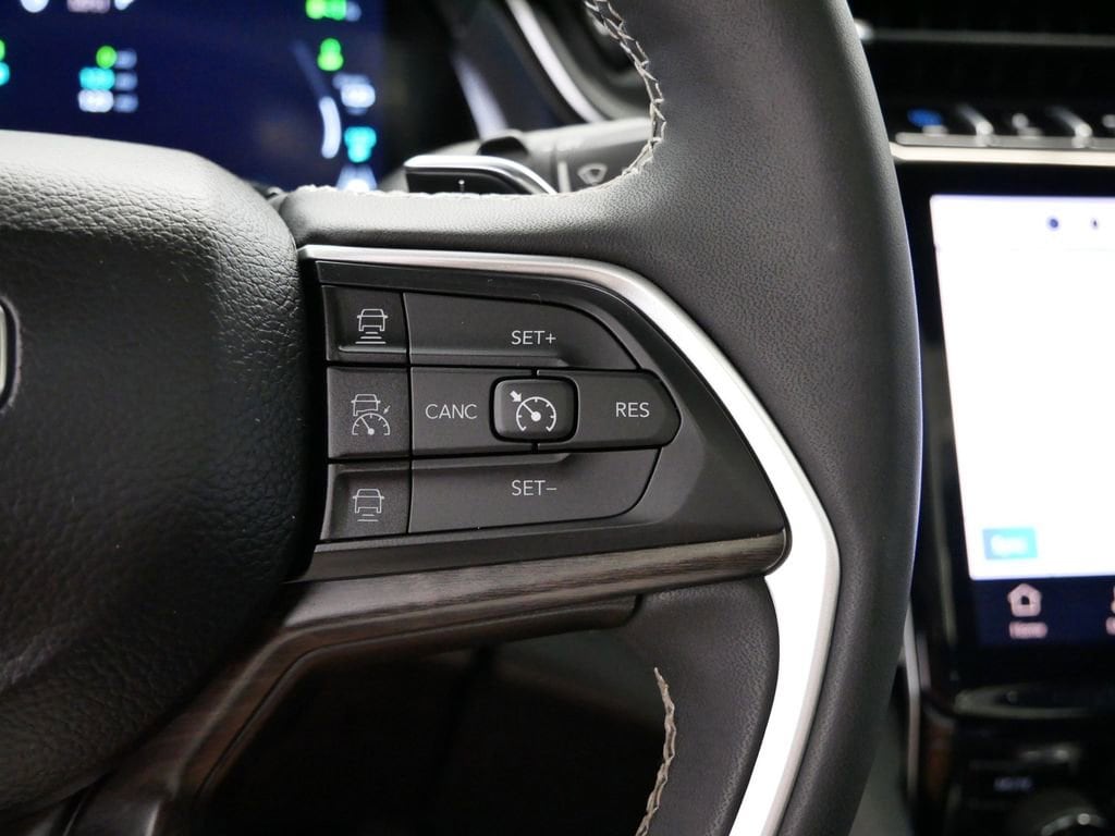 Thumbnail: 2024 Jeep Grand Cherokee - 24