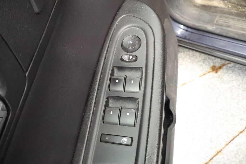 Thumbnail: 2017 Chevrolet Traverse - 27