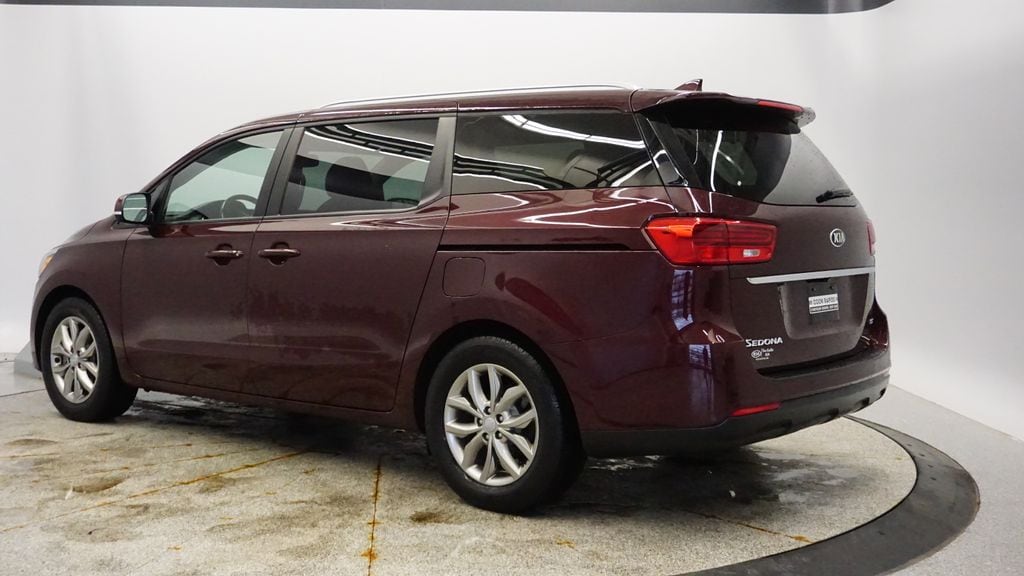 Thumbnail: 2020 Kia Sedona - 3