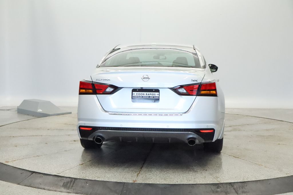 Thumbnail: 2022 Nissan Altima - 4
