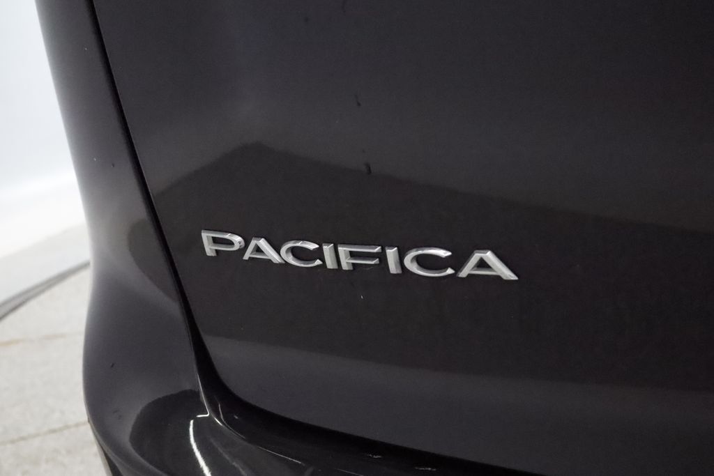 Thumbnail: 2023 Chrysler Pacifica - 11