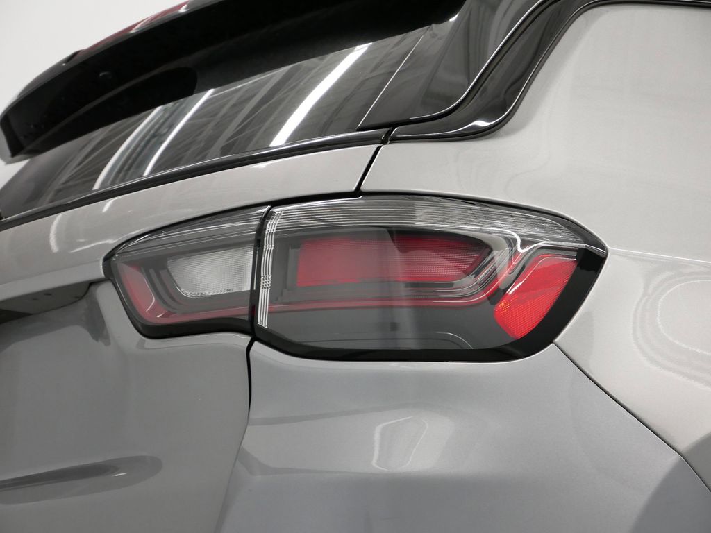 Thumbnail: 2022 Jeep Compass - 20