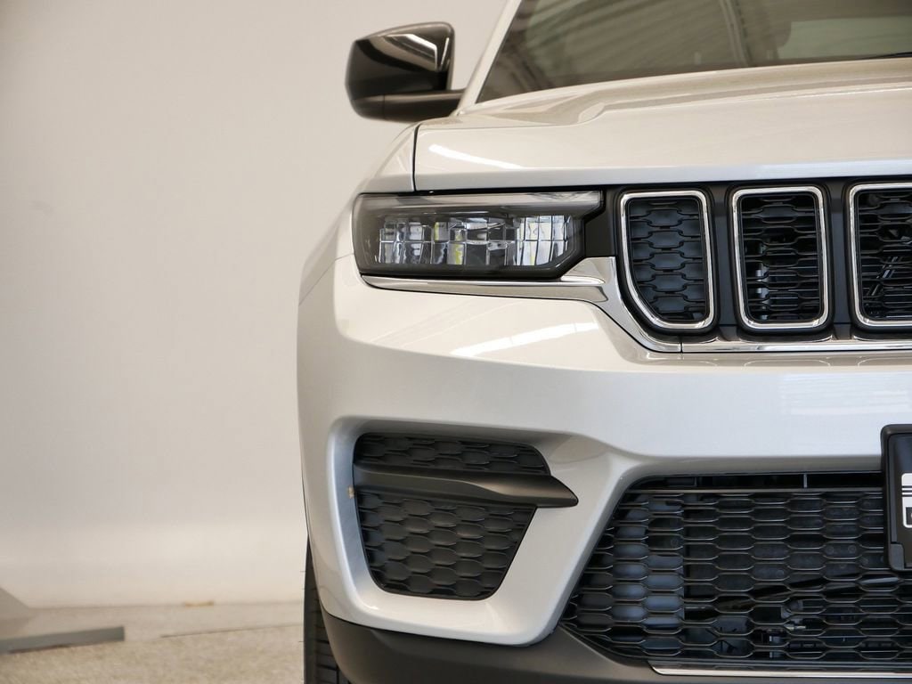 Thumbnail: 2025 Jeep Grand Cherokee - 51