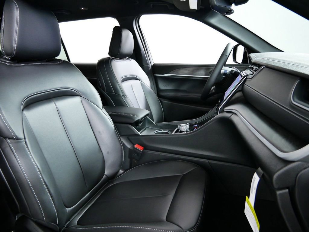 Thumbnail: 2025 Jeep Grand Cherokee L - 20