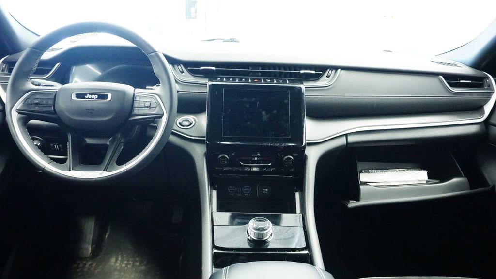 Thumbnail: 2023 Jeep Grand Cherokee L - 17