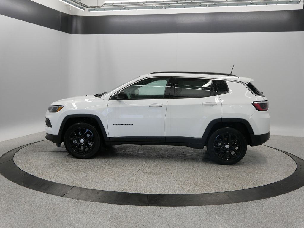Thumbnail: 2024 Jeep Compass - 37