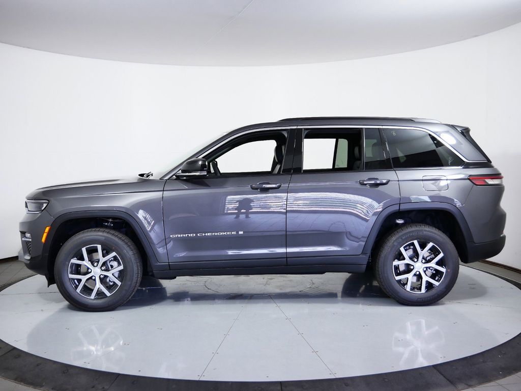 Thumbnail: 2025 Jeep Grand Cherokee - 16