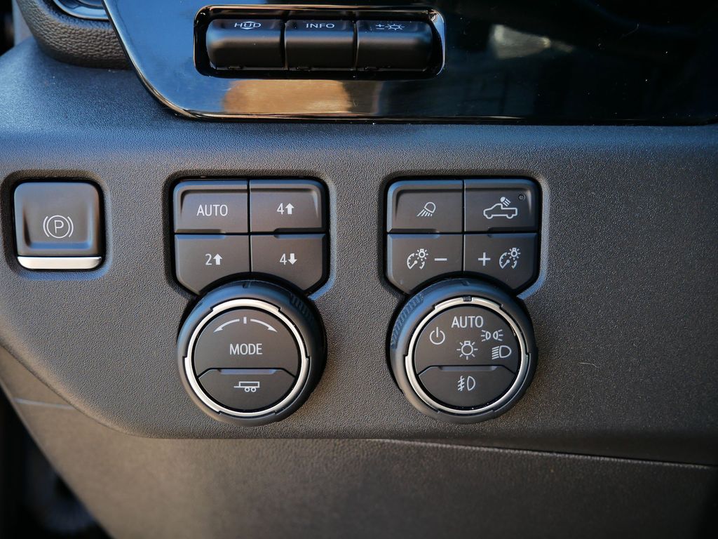 Thumbnail: 2022 Chevrolet Silverado 1500 - 29