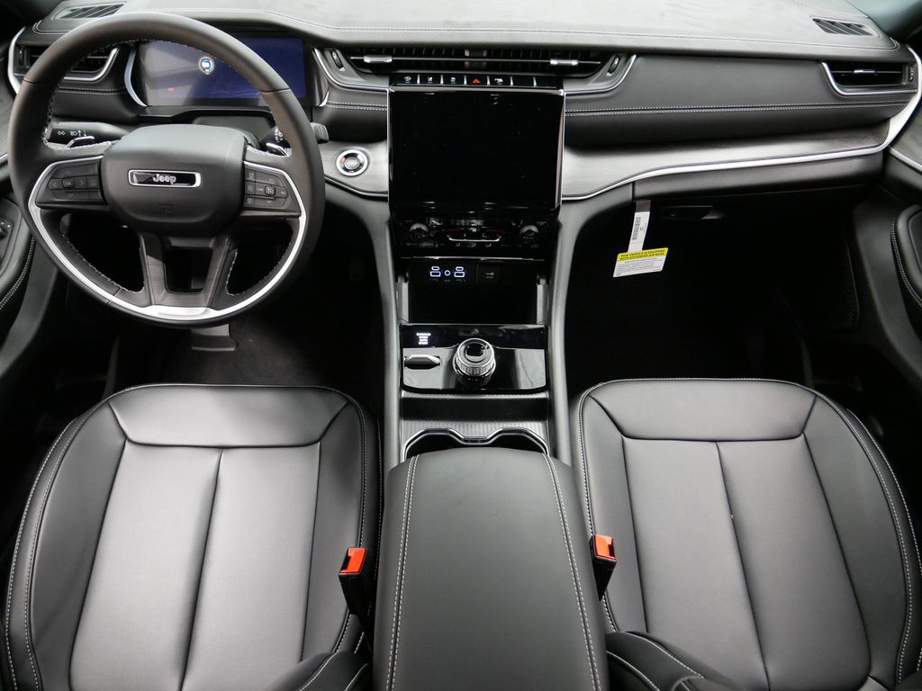 Thumbnail: 2025 Jeep Grand Cherokee - 17