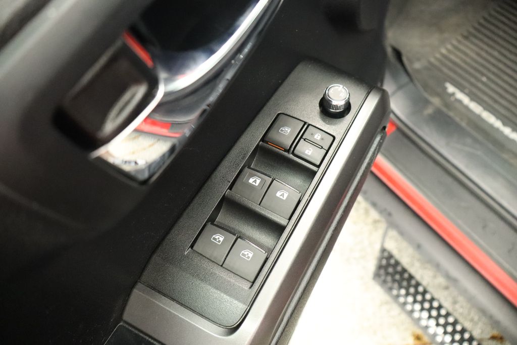 Thumbnail: 2017 Toyota Tacoma - 37