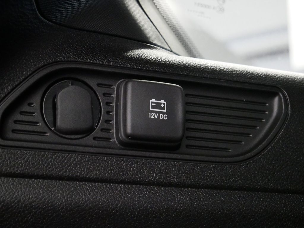 Thumbnail: 2025 Jeep Grand Cherokee - 16